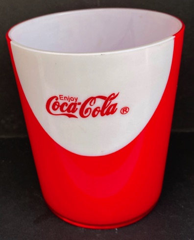 58258-2 coca cola plastic drinkbeker.jpeg